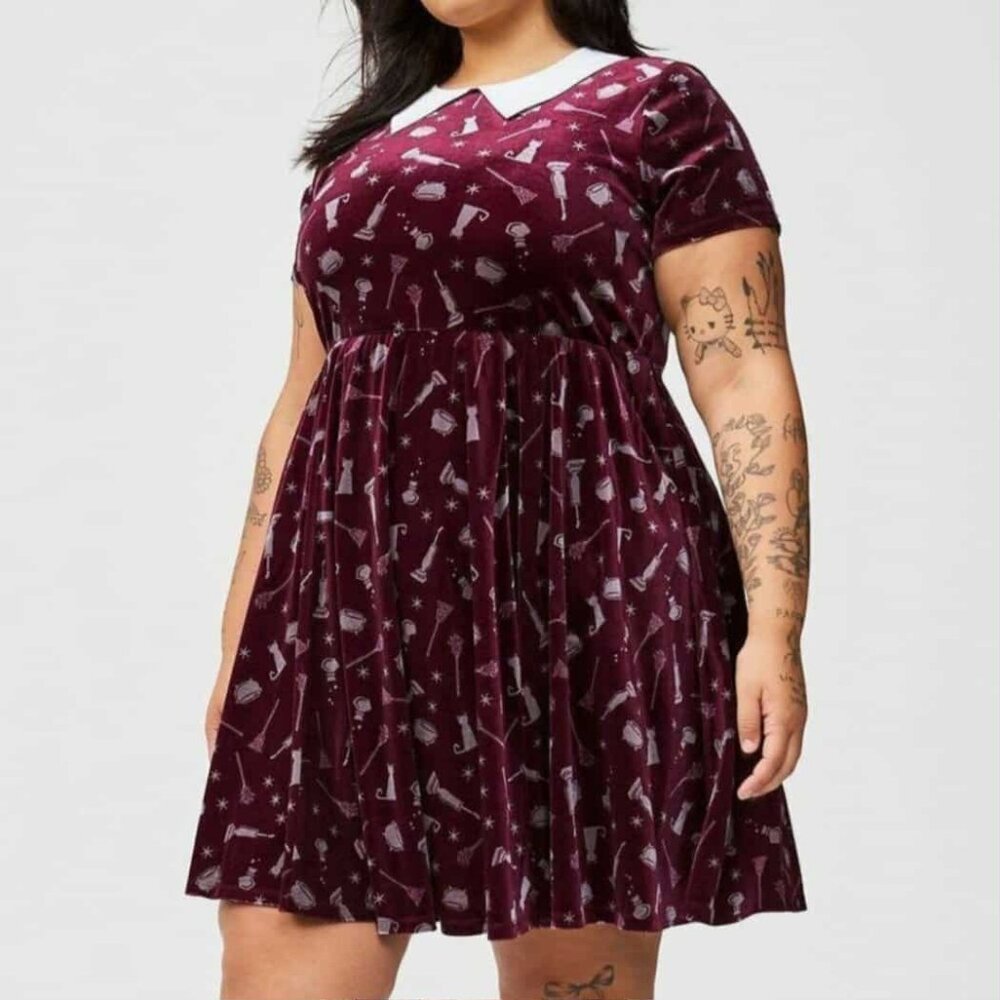 TORRID DISNEY HOCUS POCUS VELVET DARK PURPLE DRESS WHITE COLLAR 1X NWOT